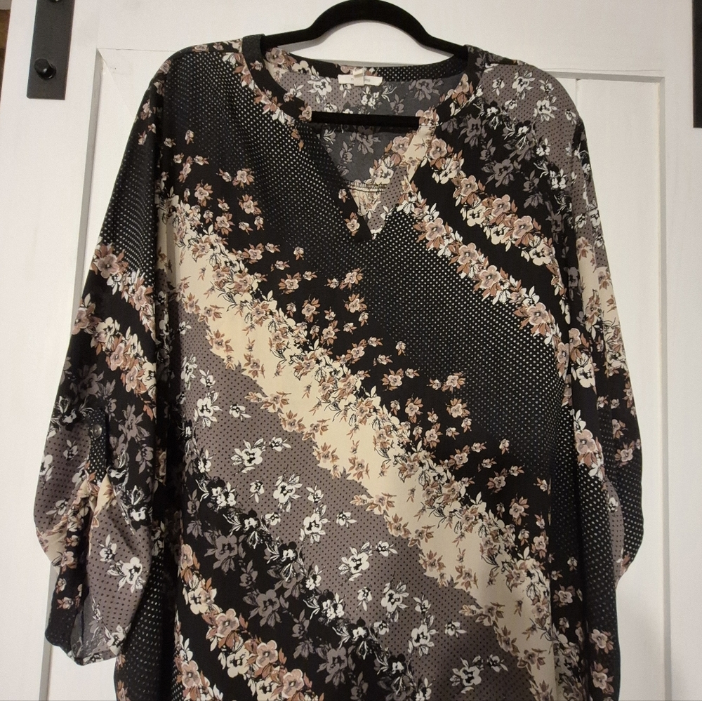 Maurices Black and Cream Floral Blouse